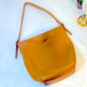 Coach Vintage Leather Purse/Bag solid tan color One strap